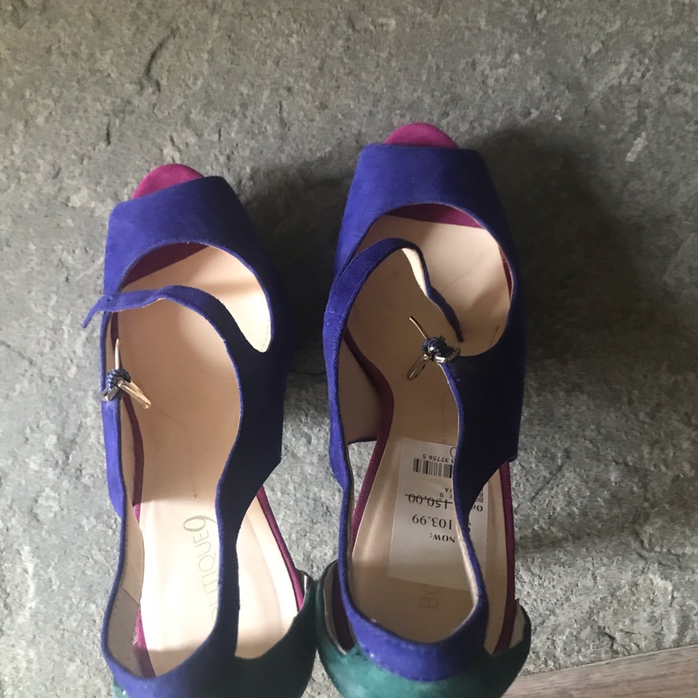 Shoes - Picture 3 of 4